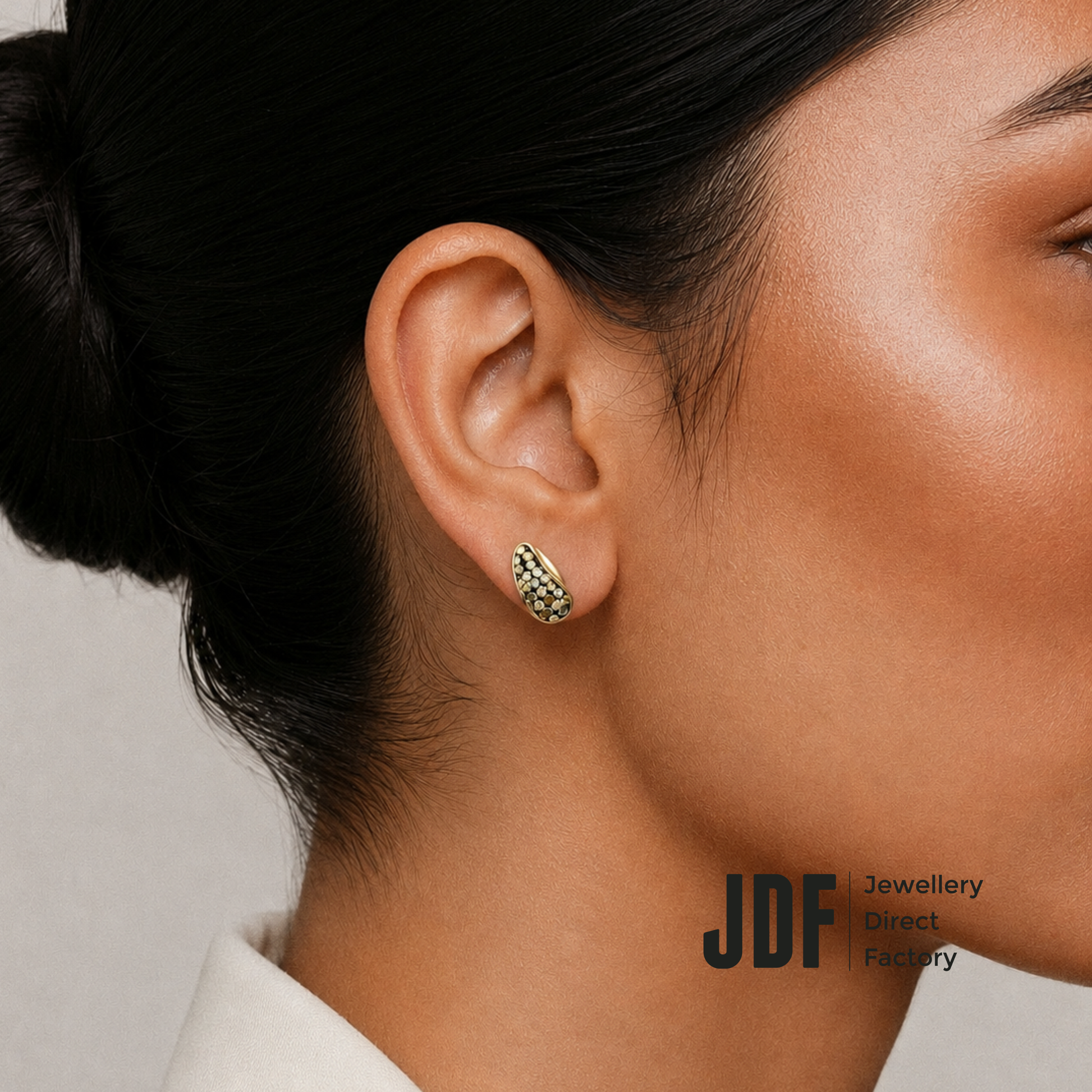 Teardrop Stud Earrings with Crystals from Europe