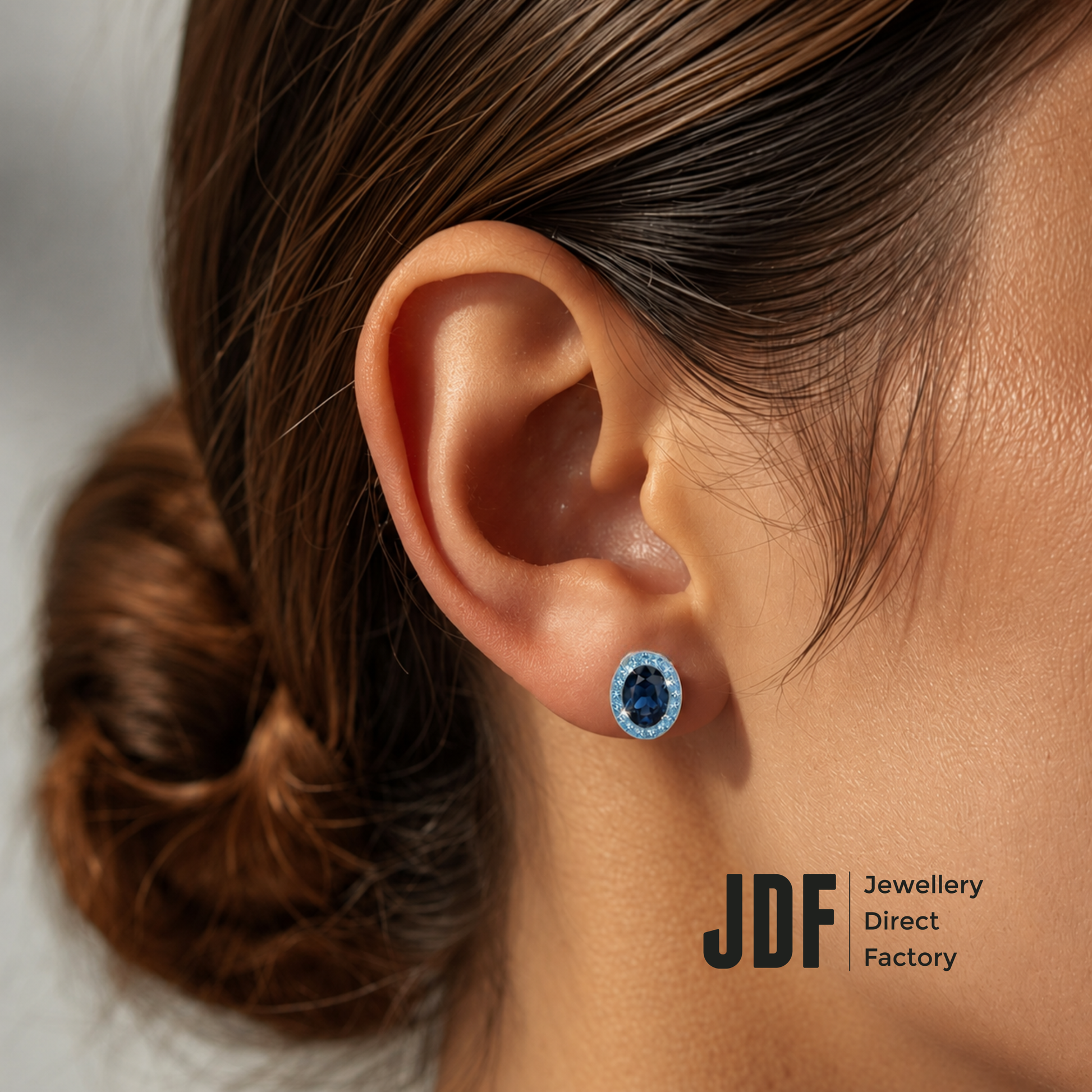Elegant Oval Stud Earring with Crystals from Europe