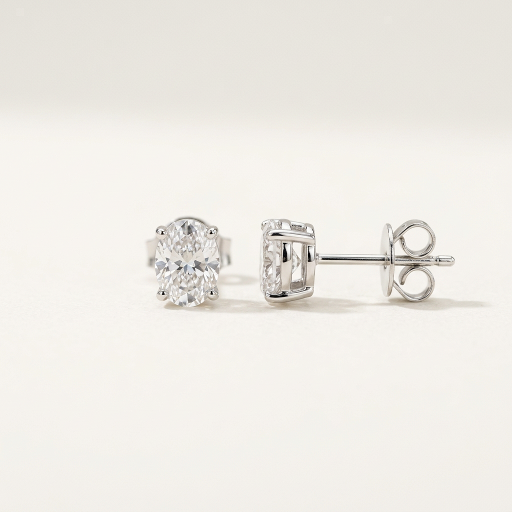 Oval Cut 18K Lab Diamond Earstud