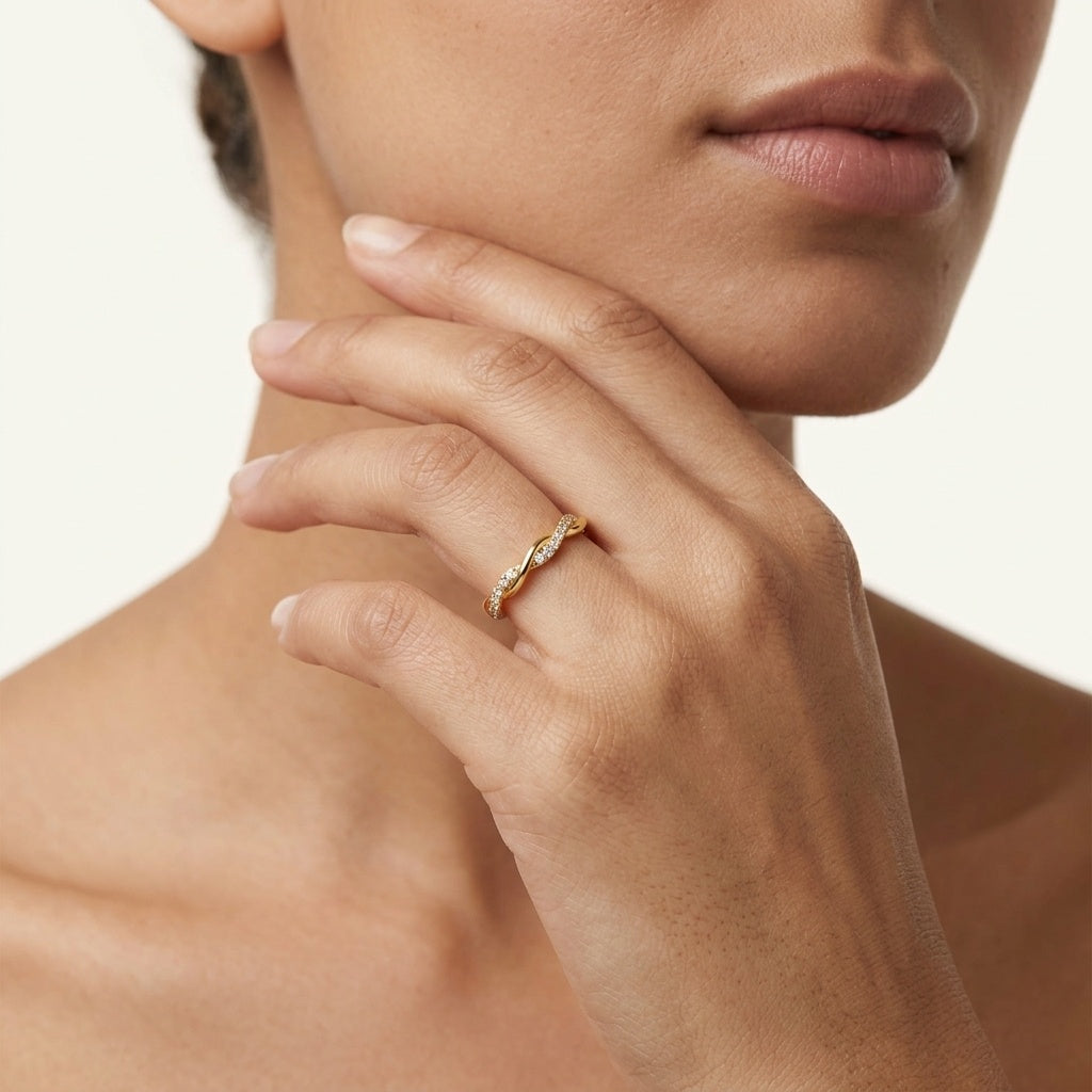 The Amare Infinity 18K Ring
